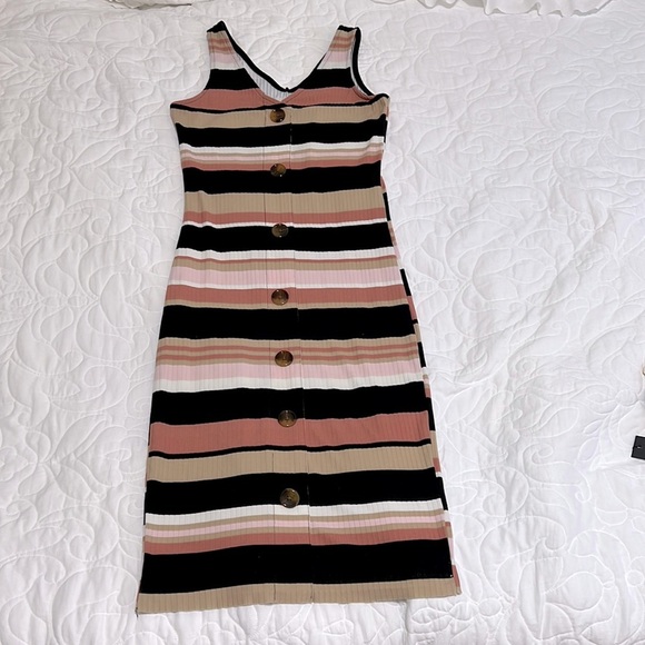No Boundaries Juniors' Sleeveless Button Front Dress - Picture 2 of 6